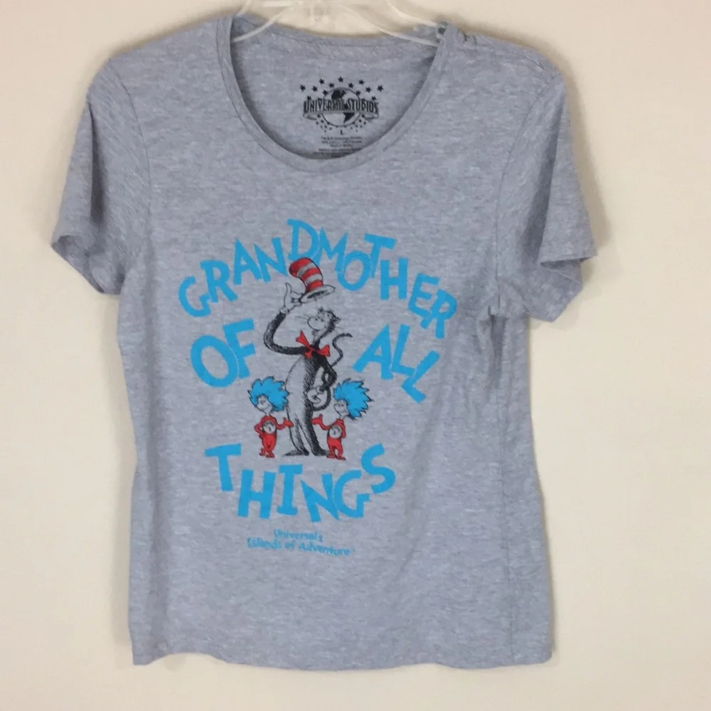Universal Studios Grandmother of All Things Gray T-shirt Size Large